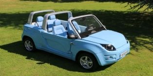 Bolloré présente un cabriolet 100% électrique