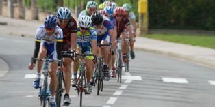 Tour de France : remise des trophées par le directeur achats de Skoda