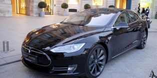 L'Hôtel de Vendôme et Americar Prestige s'unissent sur des véhicules électriques