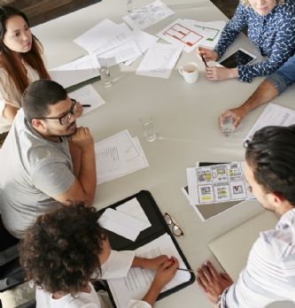 Les salariés perdent 2 jours par an à cause des retards en réunion