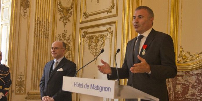 Pierre Pelouzet, fait Chevalier de l'Ordre National de la Légion d'Honneur