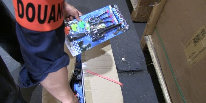 La douane vient de saisir près de 90 000 jouets et articles cosmétiques dangereux