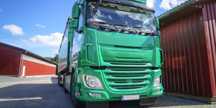 Transport routier de marchandise : le Sénat refuse d'alourdir la fiscalité du carburant