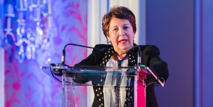 Corinne Lepage, lors de la keynote d'ouverture de la soirée de gala des Trophées Décision Achats / CNA