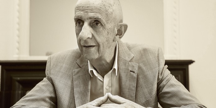 Louis Gallois : 'La France devrait faire de la réindustrialisation une priorité nationale'