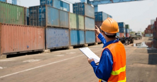 France Supply Chain : 12 grands chargeurs s'engagent pour le transport maritime décarboné