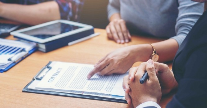 Contrats commerciaux : comment réviser le prix ?